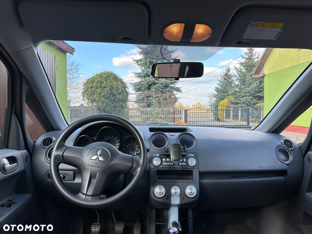 Mitsubishi Colt - 11
