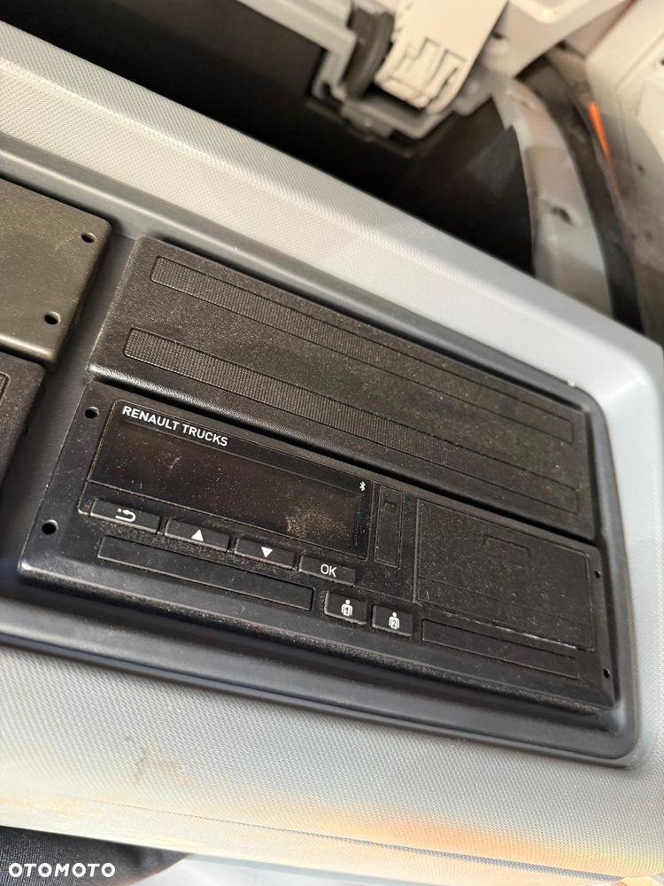 Renault T480 - 11