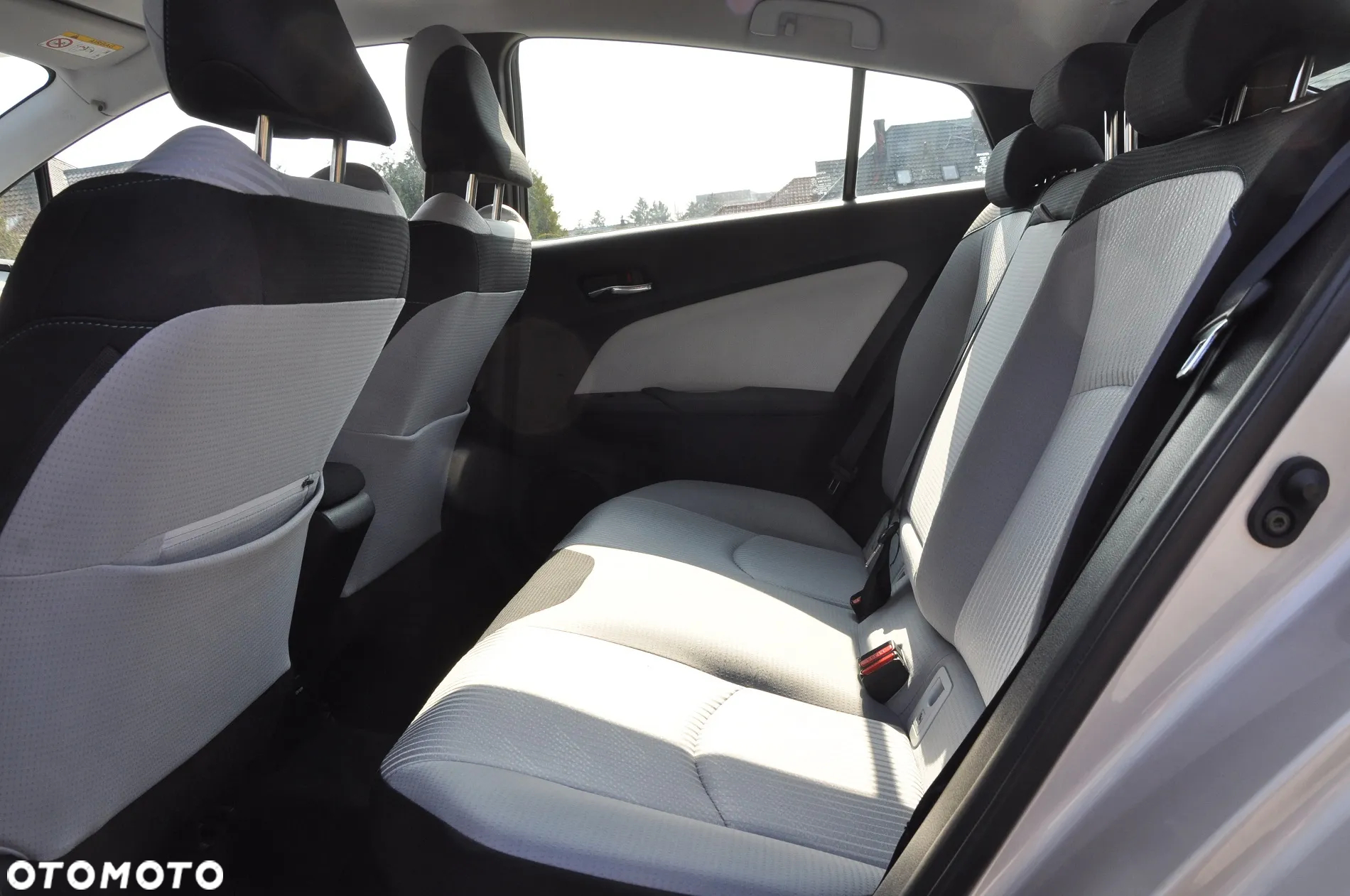 Toyota Prius 1.8 Hybrid Comfort - 12