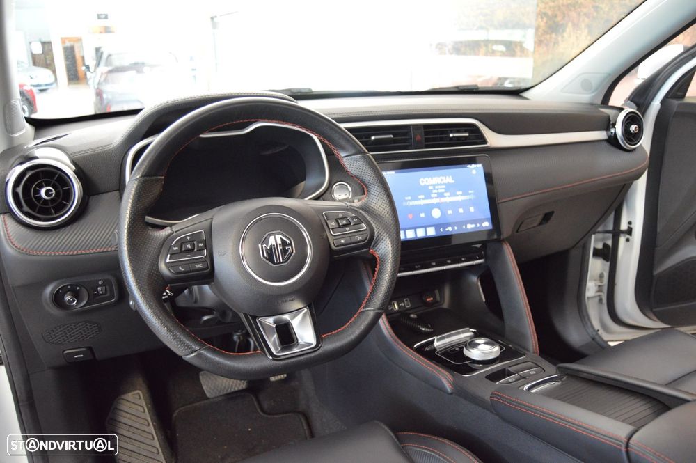 MG ZS EV 72.6 kWh Luxury - 24
