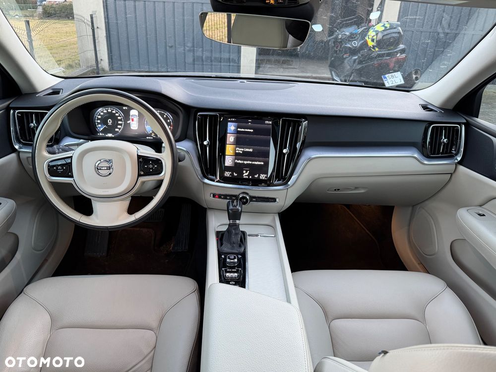 Volvo S60 T5 Momentum Pro - 9