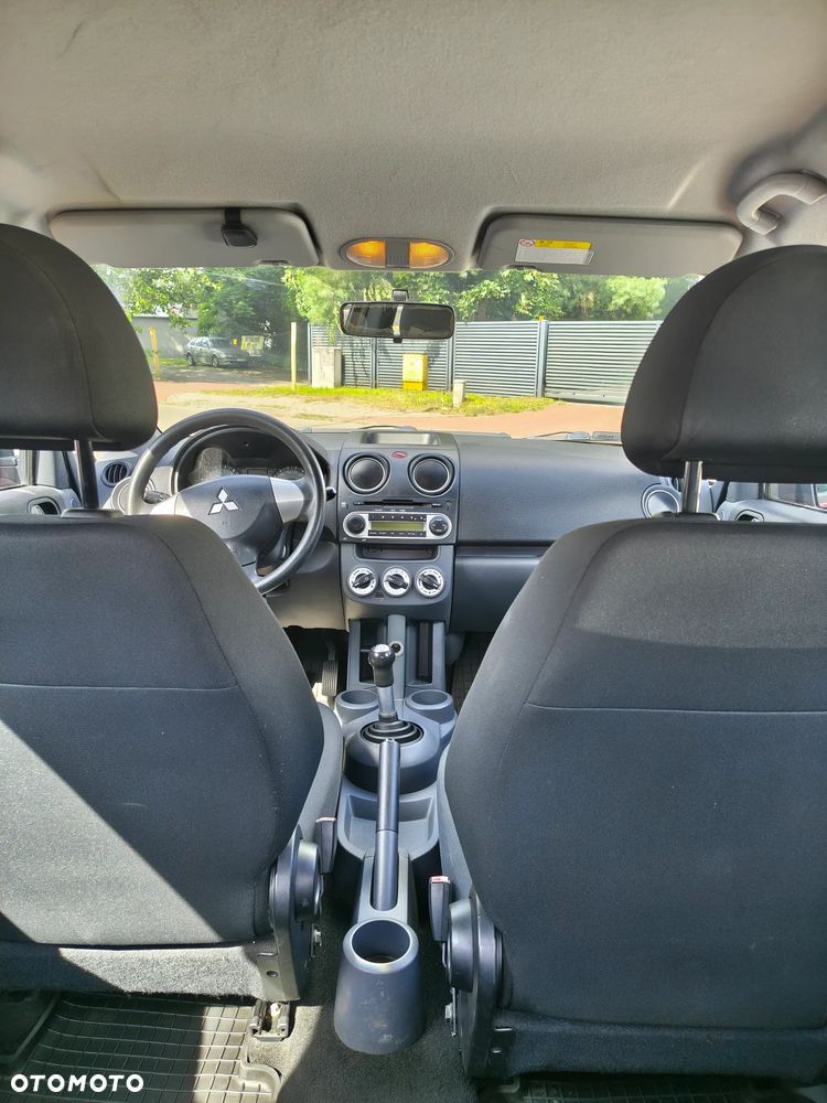 Mitsubishi Colt - 10
