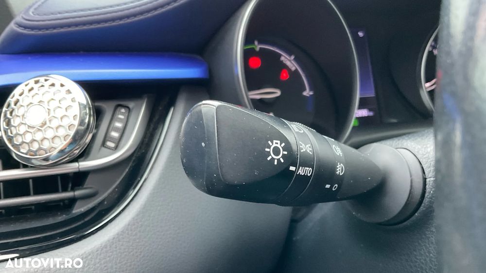 Toyota C-HR 2.0 HSD 184 CP 4x2 CVT C-ult Style bi-tone - 26