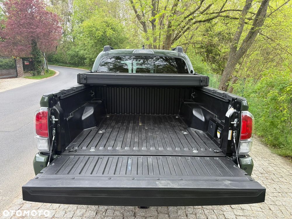 Toyota Tacoma - 8