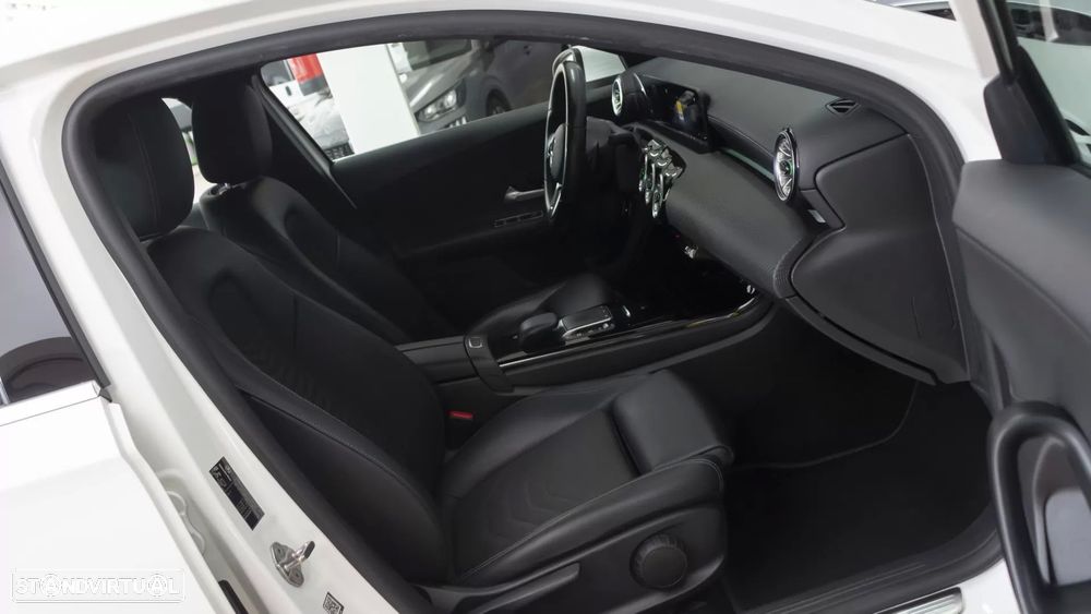 Mercedes-Benz A 250 Limousine - 12