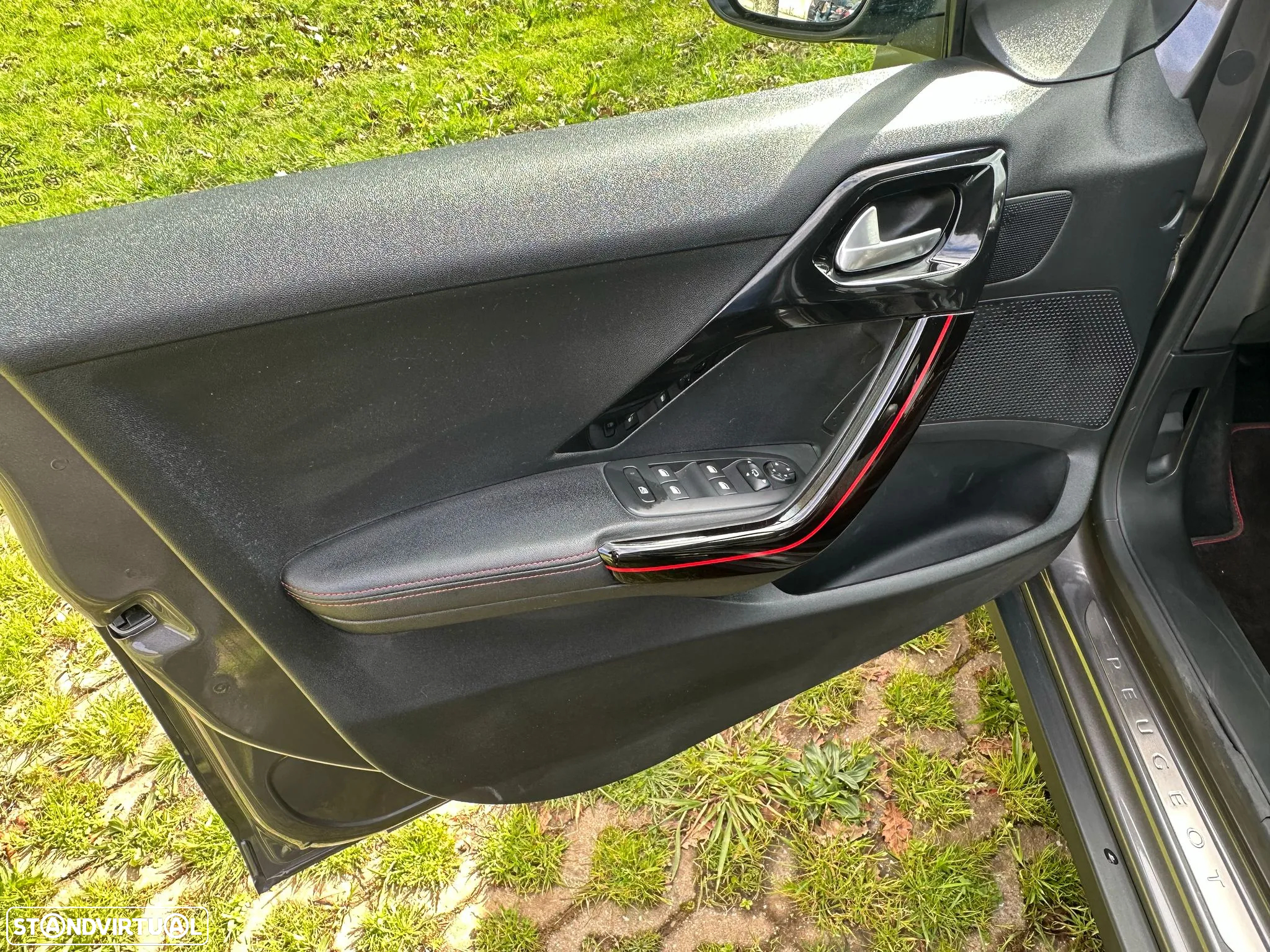 Peugeot 2008 1.6 BlueHDi GT Line - 6