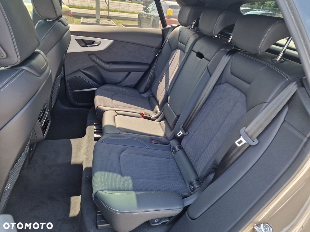 Audi Q8 - 12