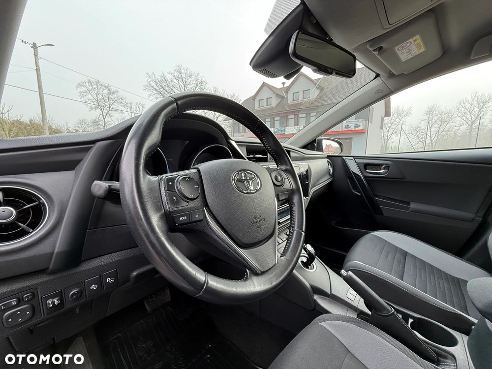 Toyota Auris Hybrid 135 Premium - 17