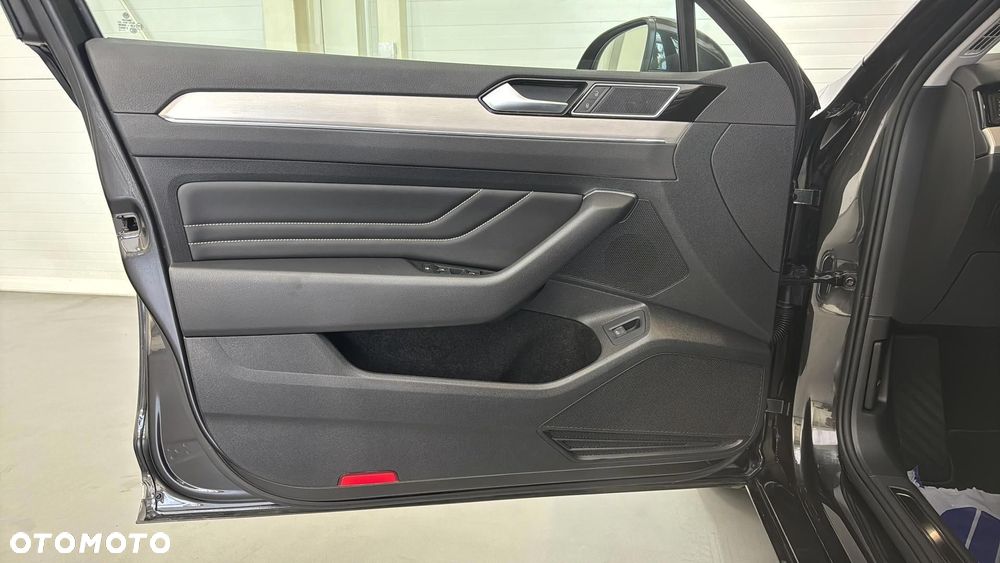 Volkswagen Passat 2.0 TDI EVO Elegance DSG - 11