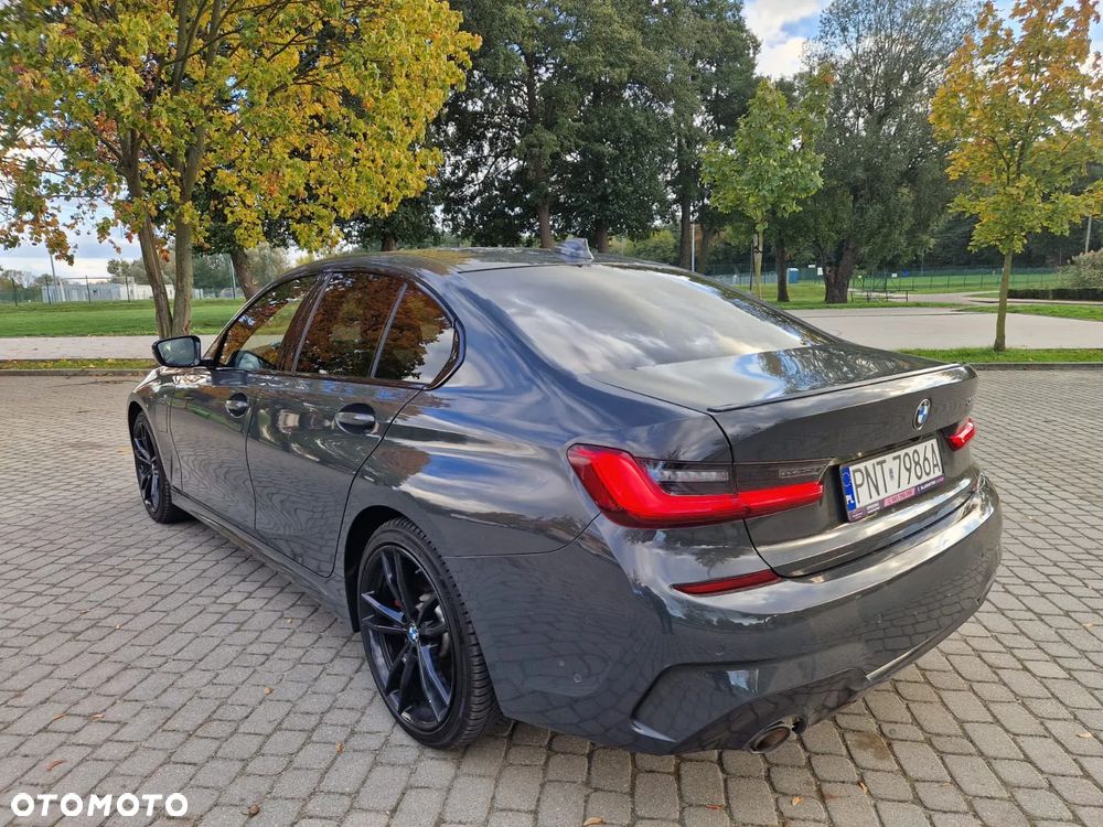 BMW Seria 3 330e M Sport - 13