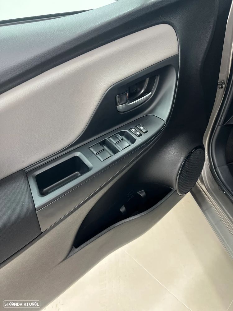 Toyota Yaris 1.5 HSD Exclusive - 12