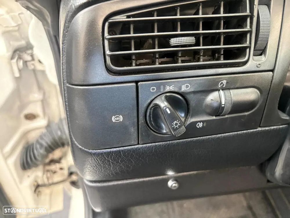 VW Golf Cabriolet - 12