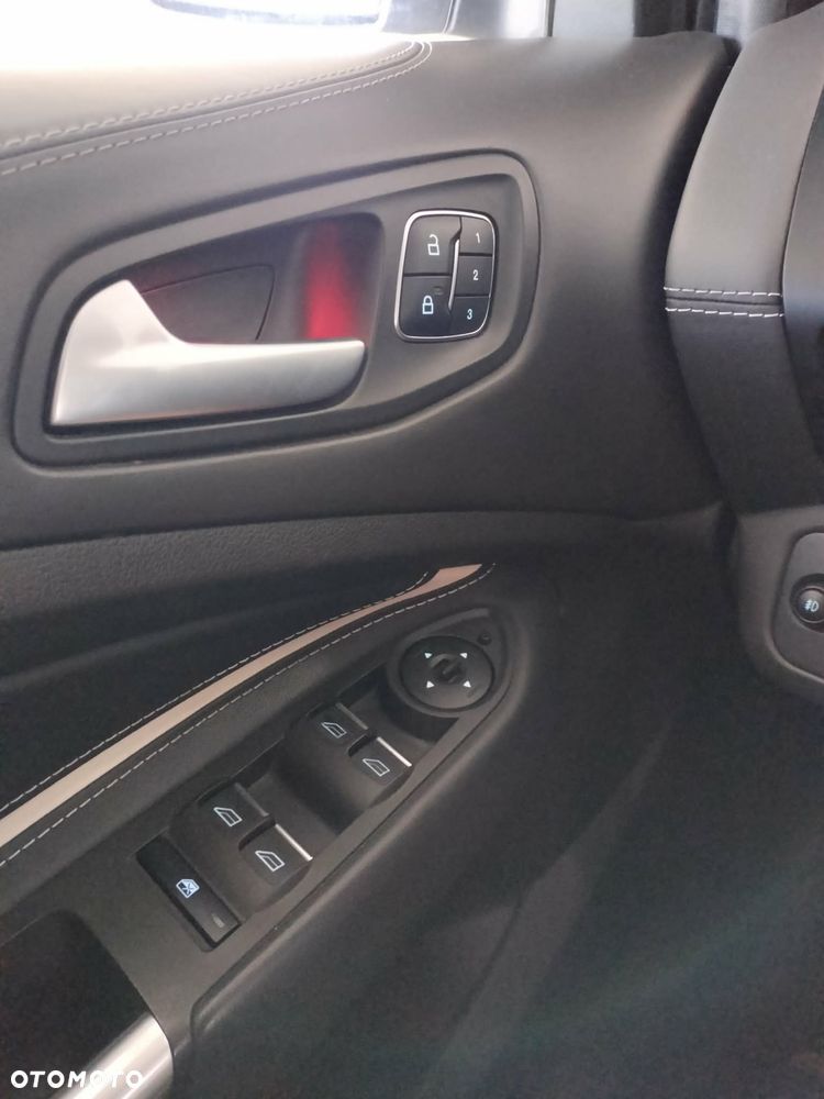Ford Kuga Vignale 1.5 EcoBoost FWD ASS GPF - 32