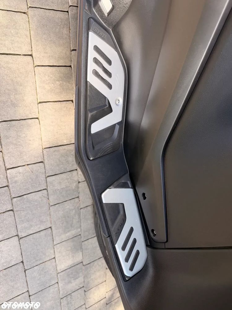 Yamaha Tmax - 30