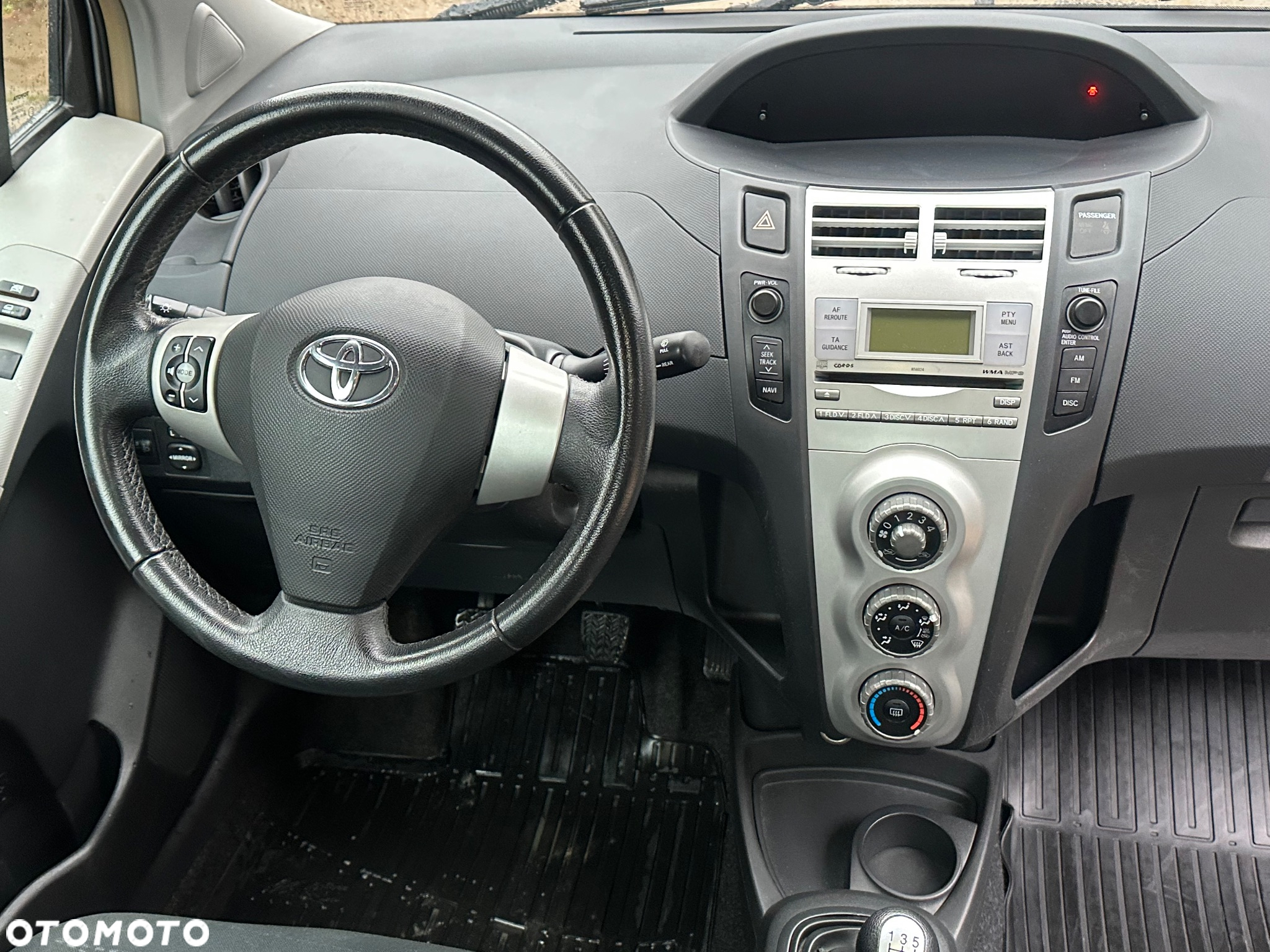 Toyota Yaris 1.0 VVT-i Cool - 13