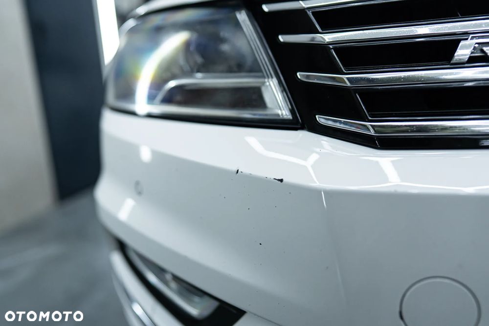 Volkswagen Passat 2.0 TDI DSG BlueMotion Technology R-Line - 4