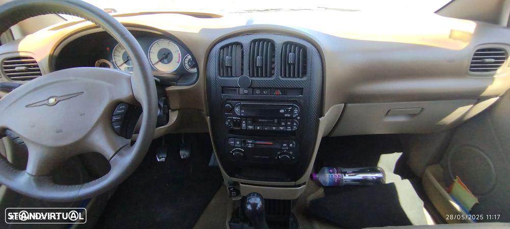 Chrysler Voyager 2.5 CRD LX - 18