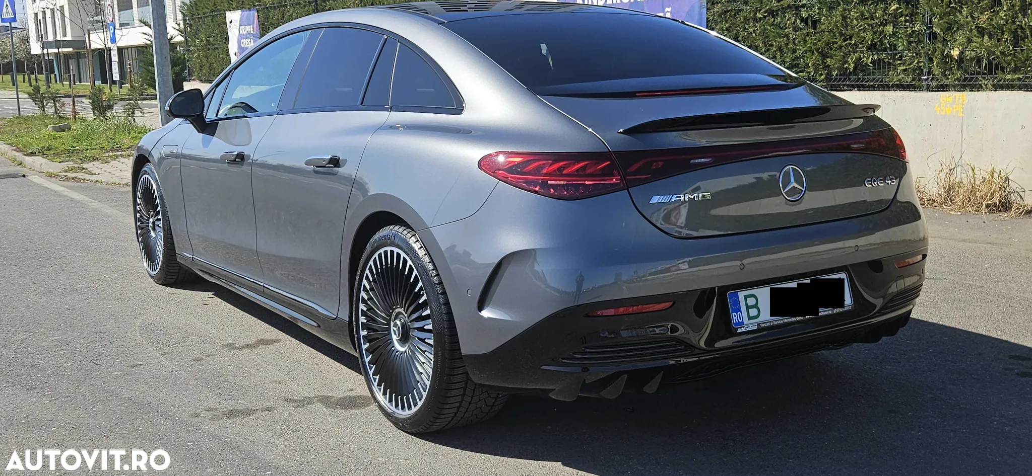 Mercedes-Benz EQE AMG 43 4MATIC - 15
