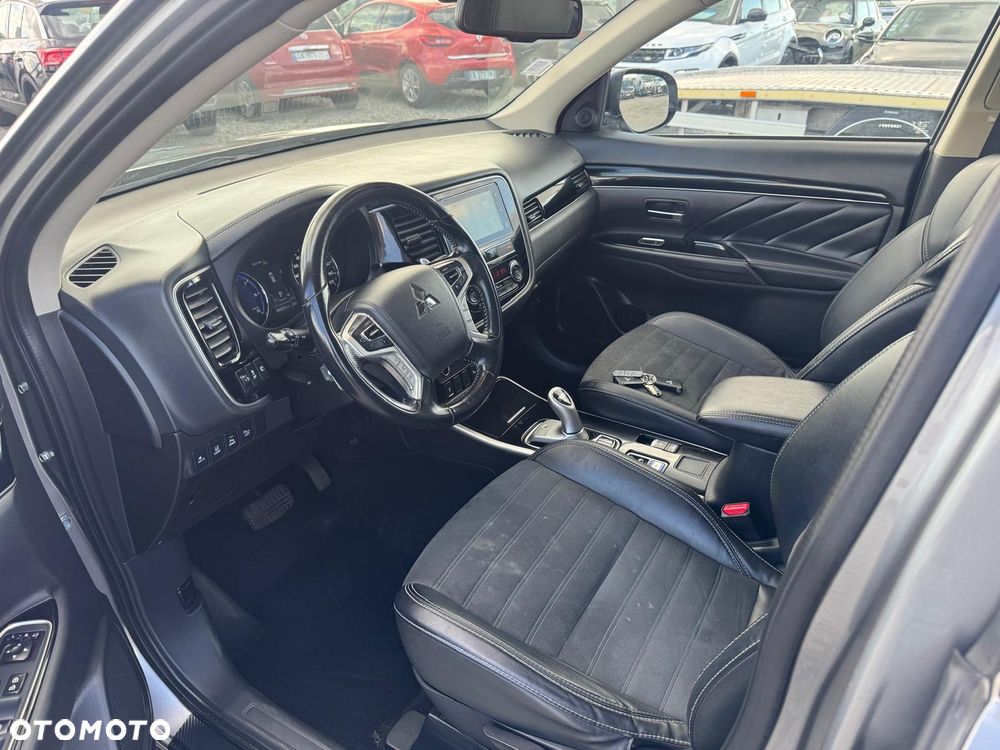 Mitsubishi Outlander 2.4 4WD Diamant - 12
