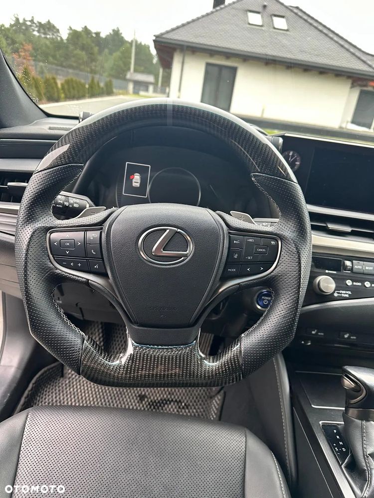 Lexus ES 300h Business Edition - 14