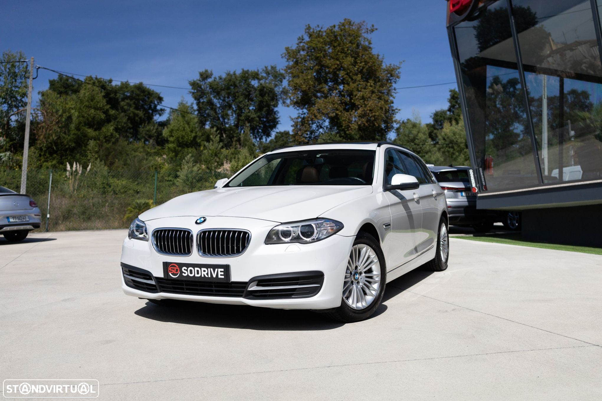 BMW 518 d Line Luxury Auto - 3