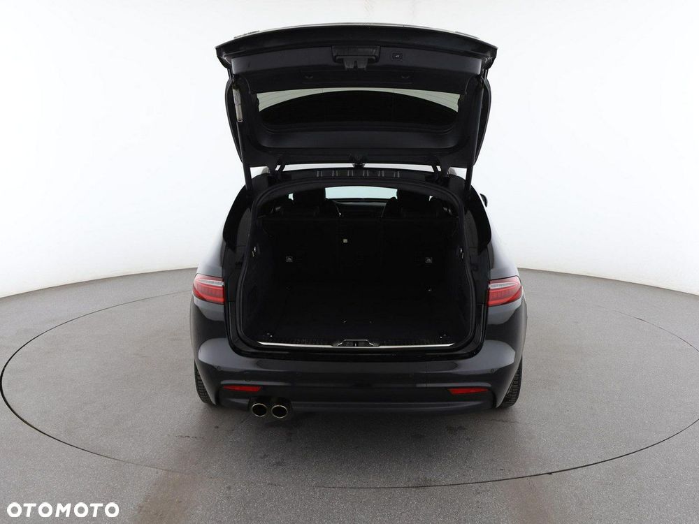 Jaguar XF 20d AWD R-Sport - 20