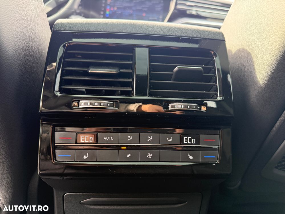 Volkswagen Touareg V6 TDI R-Style - 12