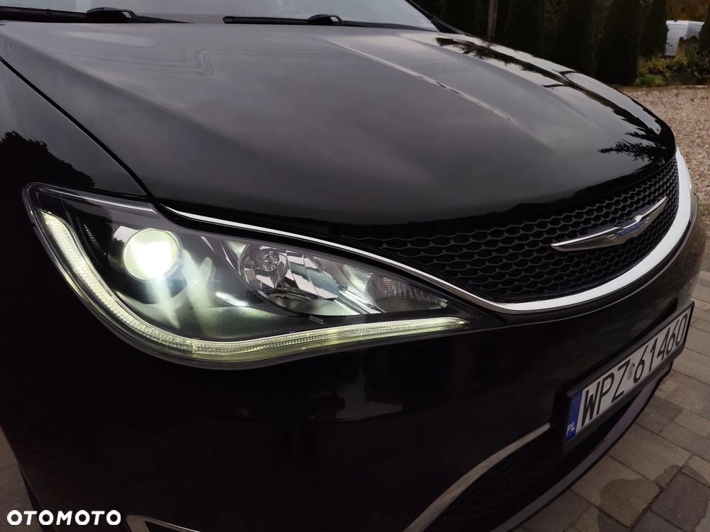 Chrysler Pacifica - 28