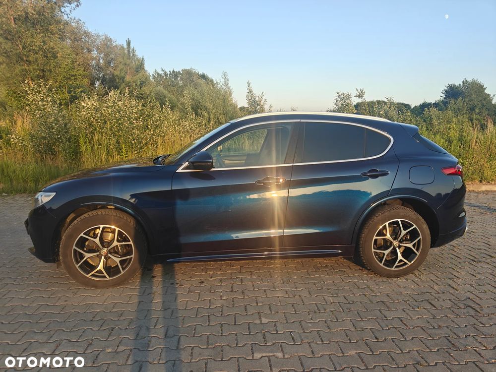 Alfa Romeo Stelvio 2.0 Turbo 16V AT8-Q4 Ti - 5