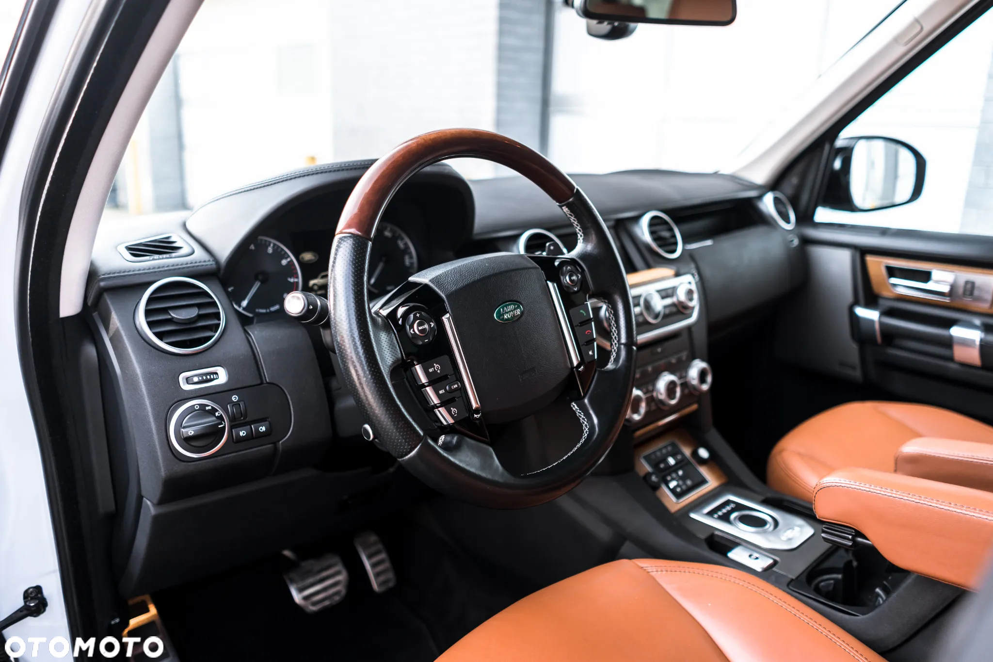 Land Rover Discovery IV 3.0 V6 SC Landmark - 17