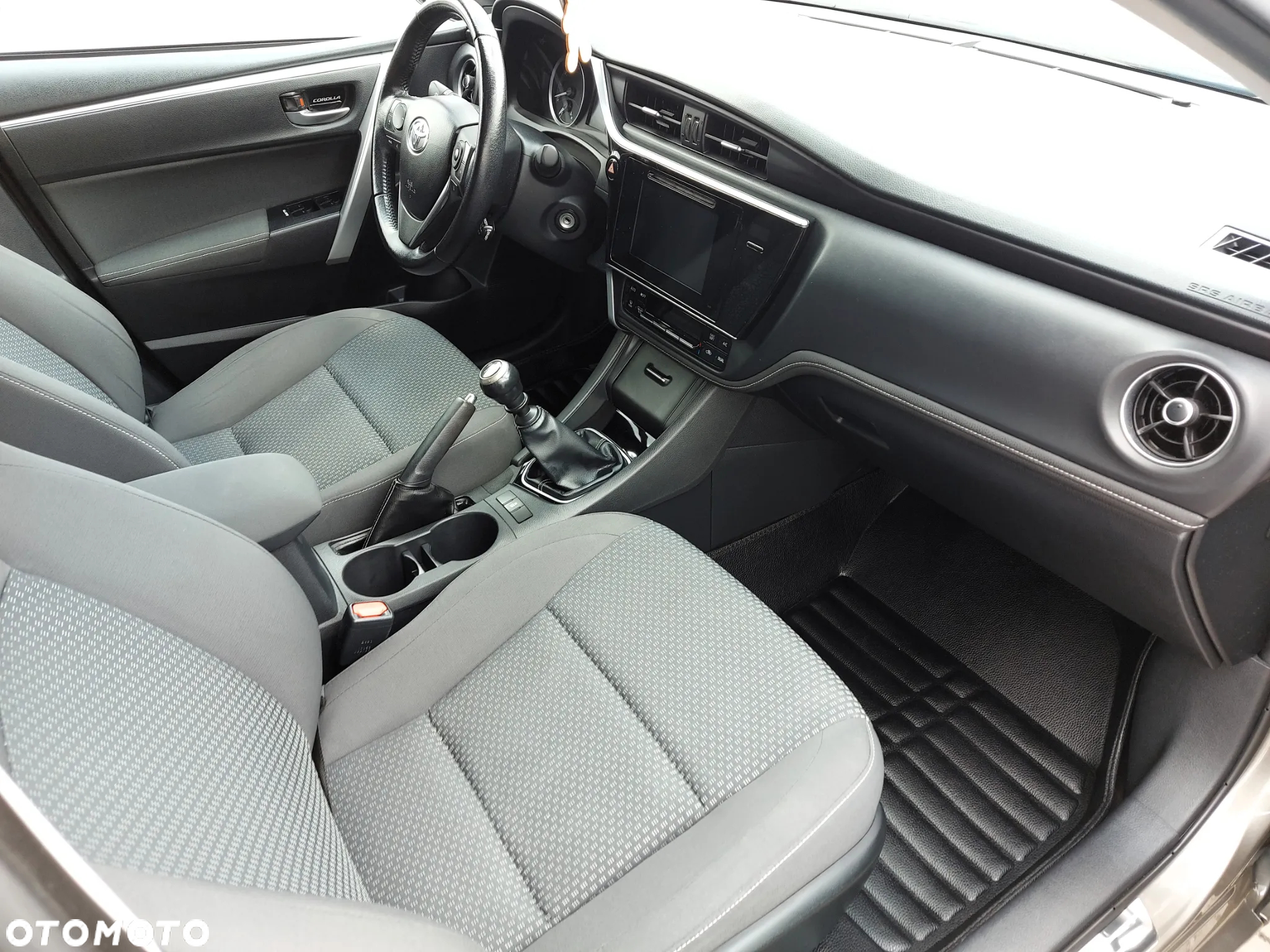 Toyota Corolla 1.6 Comfort - 10