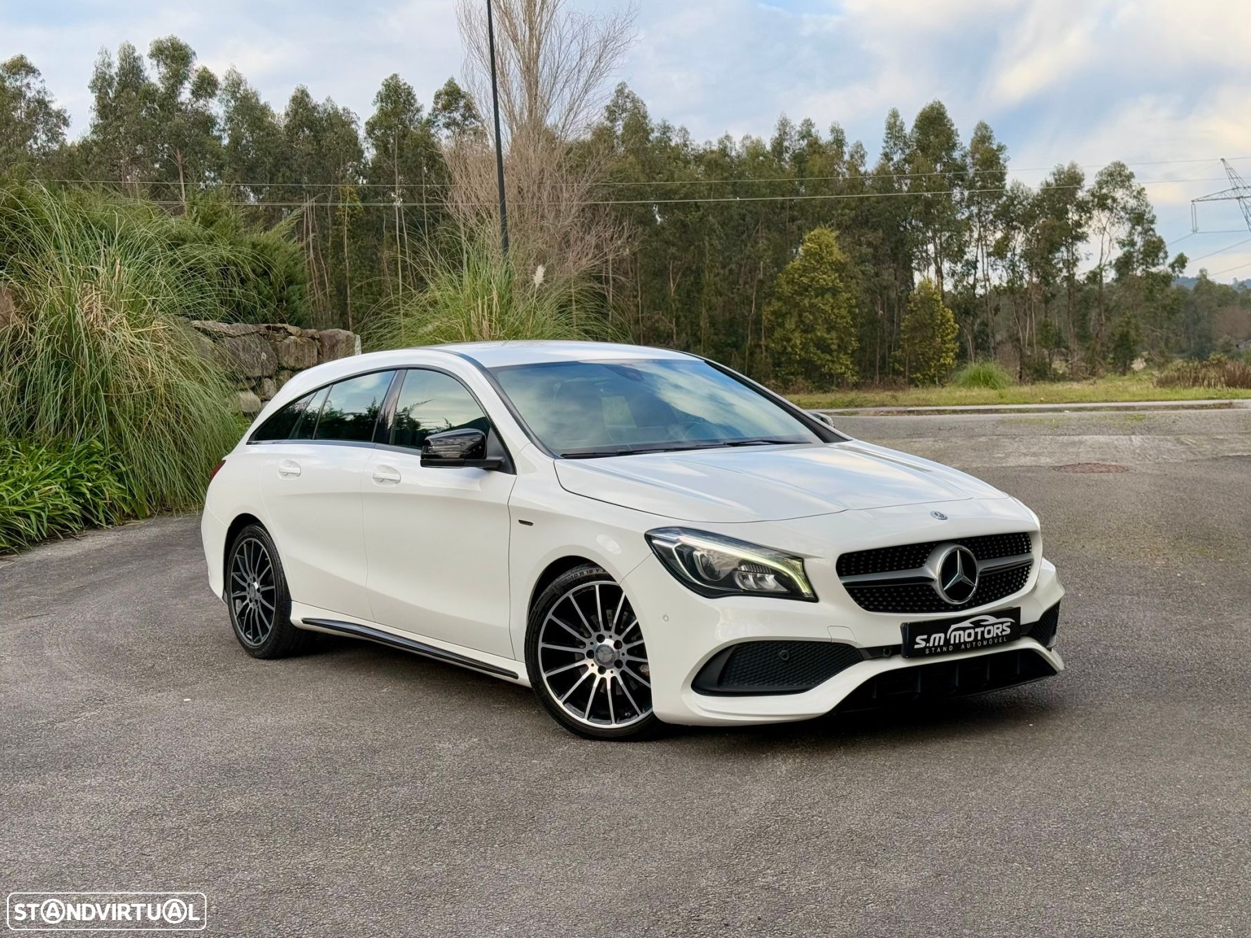 Mercedes-Benz CLA 180 Shooting Brake 7G-DCT AMG Line - 1