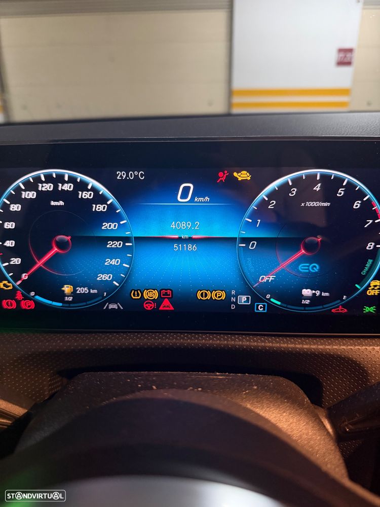 Mercedes-Benz CLA 250 e AMG Line - 4