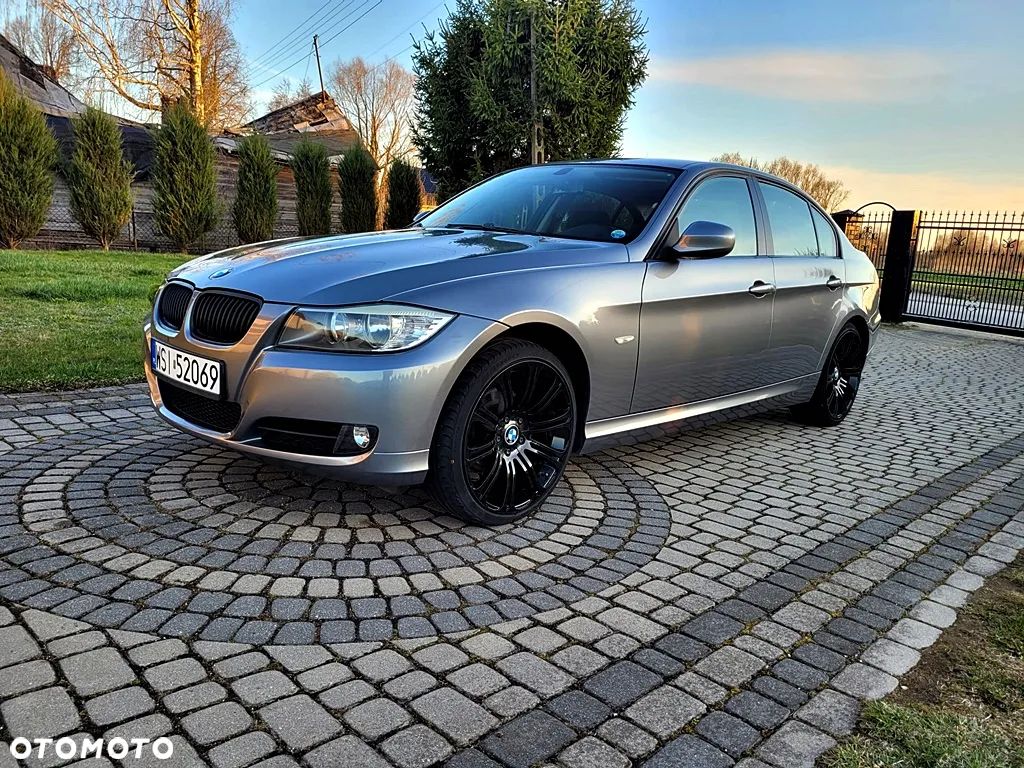 BMW Seria 3 320i - 1