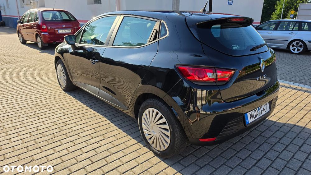 Renault Clio 1.2 16V 75 Life - 8
