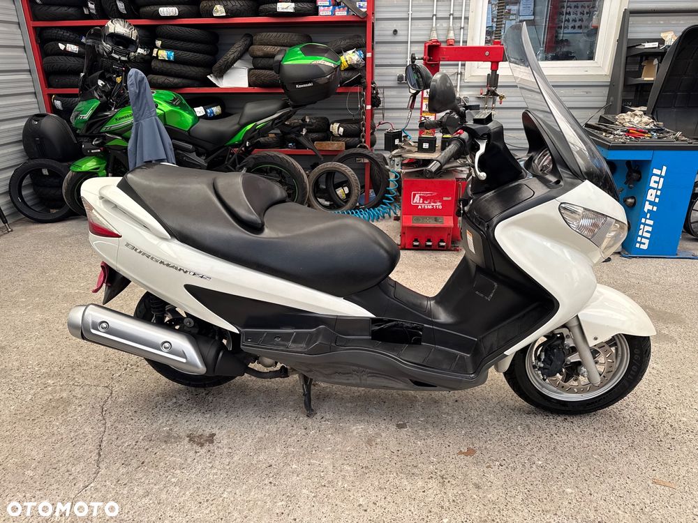 Suzuki Burgman - 8