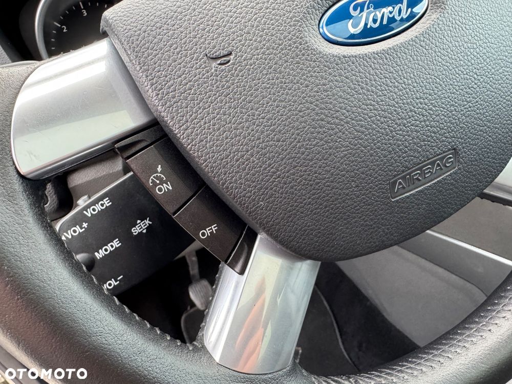 Ford Kuga 2.0 TDCi 4x4 Titanium - 14