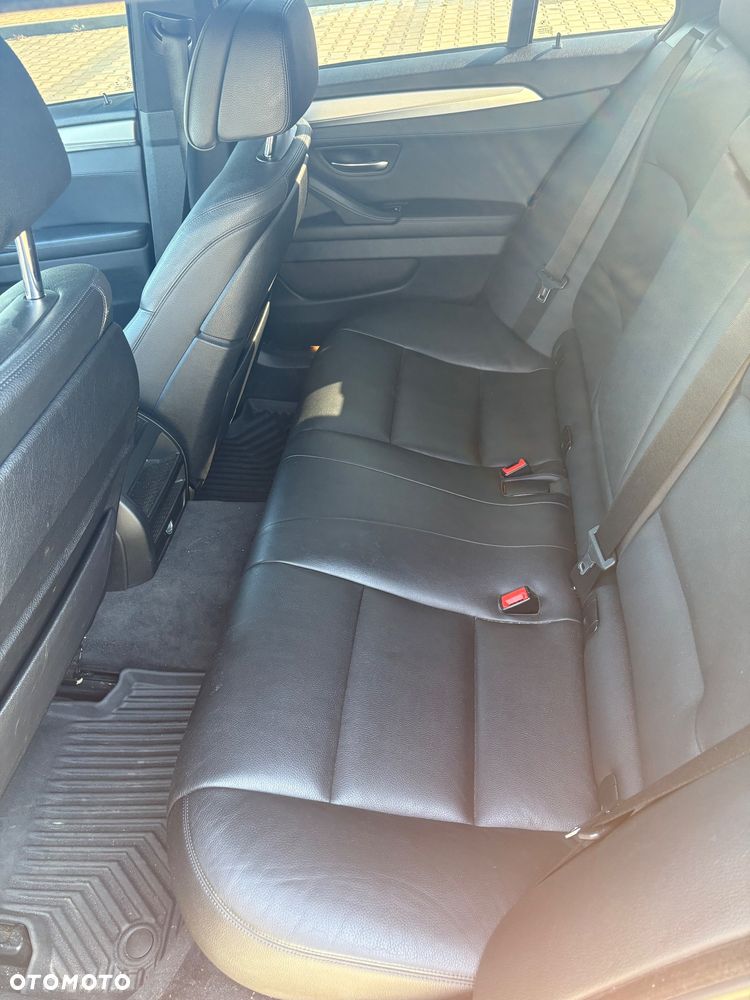 BMW Seria 5 530d xDrive - 17