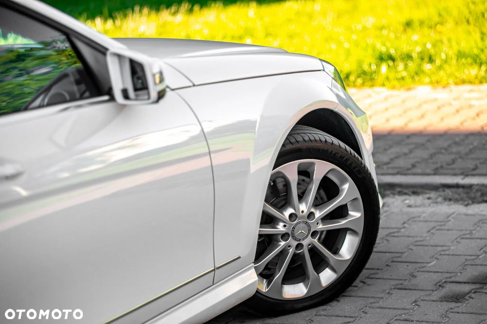 Mercedes-Benz Klasa C 250 CDI 4Matic 7G-TRONIC Avantgarde Edition - 38