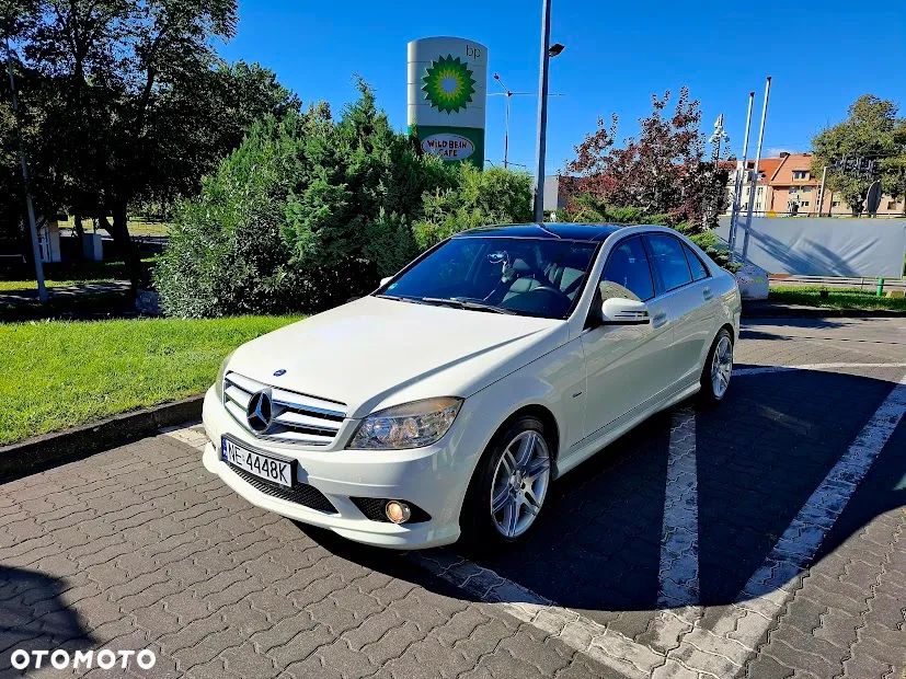 Mercedes-Benz Klasa C 180 CGI Automatik BlueEFFICIENCY Elegance - 33