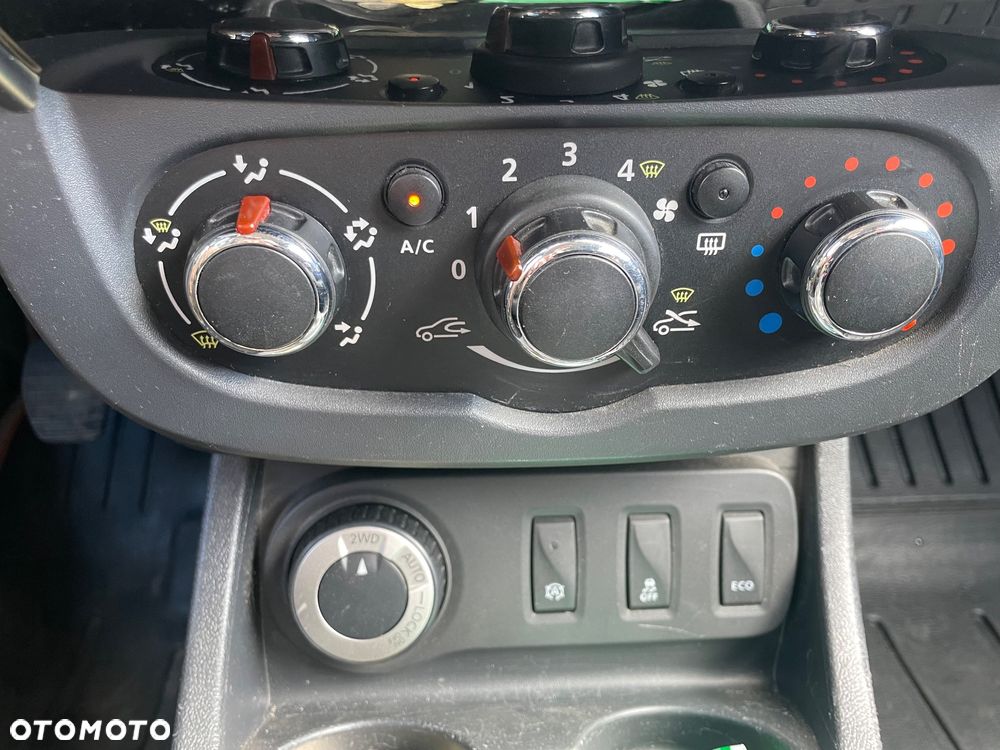 Dacia Duster dCi 110 FAP 4x4 Blackshadow - 14