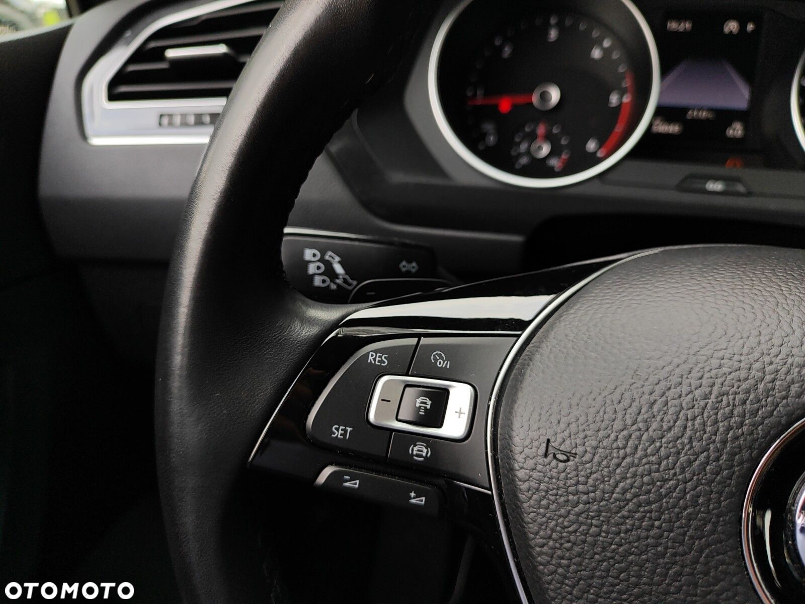 Volkswagen Tiguan - 19