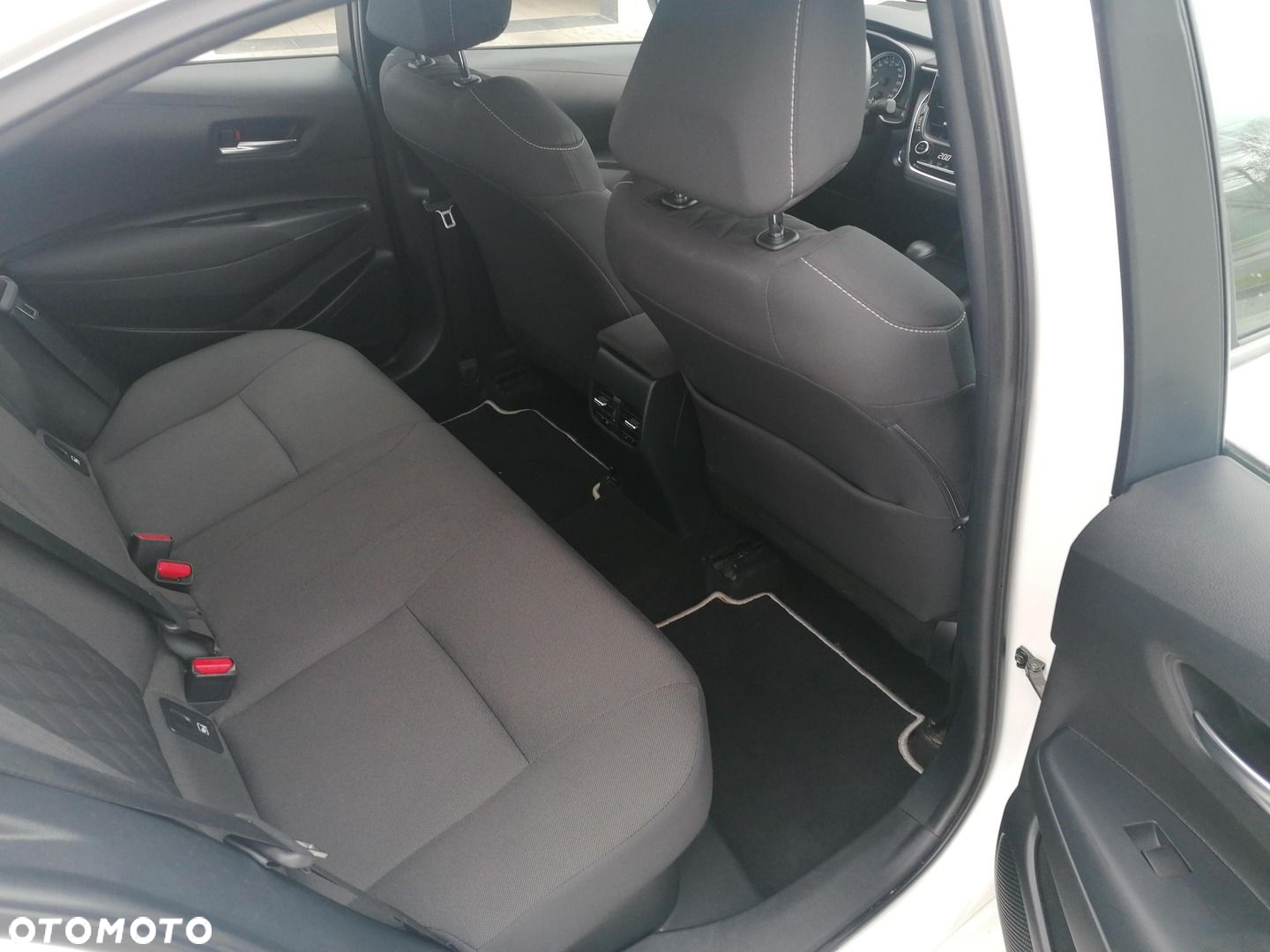 Toyota Corolla 1.8 Hybrid Active - 9