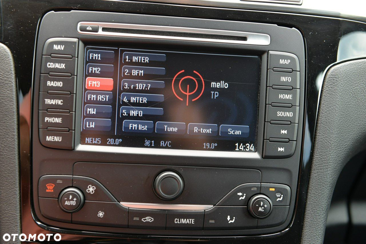 Ford S-Max - 17
