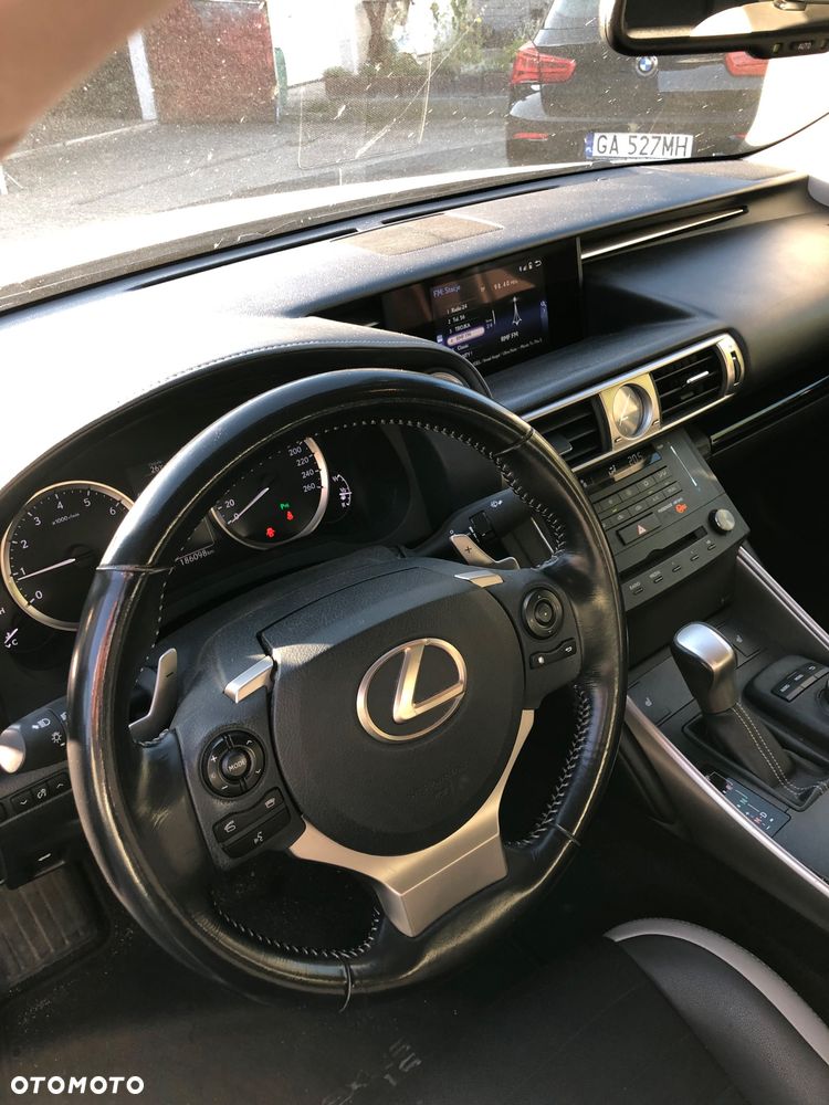 Lexus IS 200t Elegance - 19