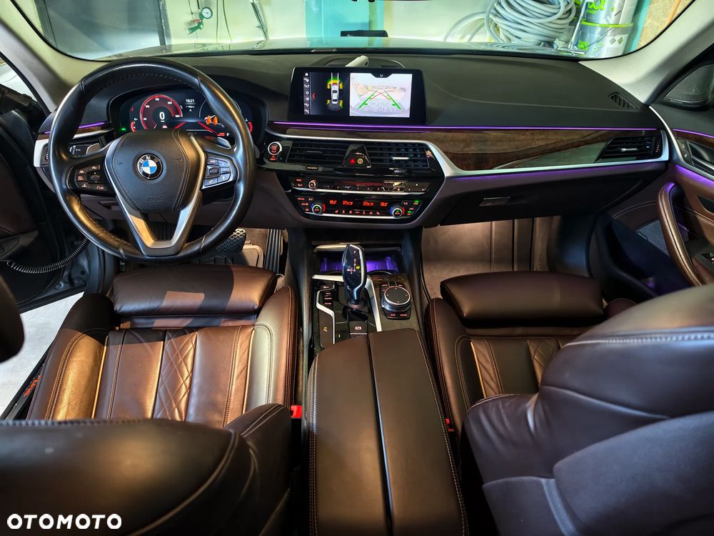 BMW Seria 5 530i GPF xDrive Sport Line sport - 20