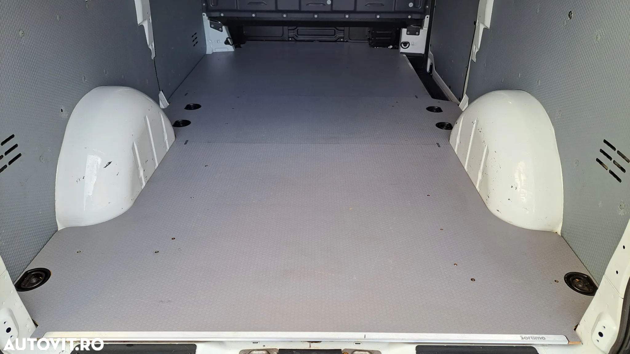 Mercedes-Benz Vito - 12