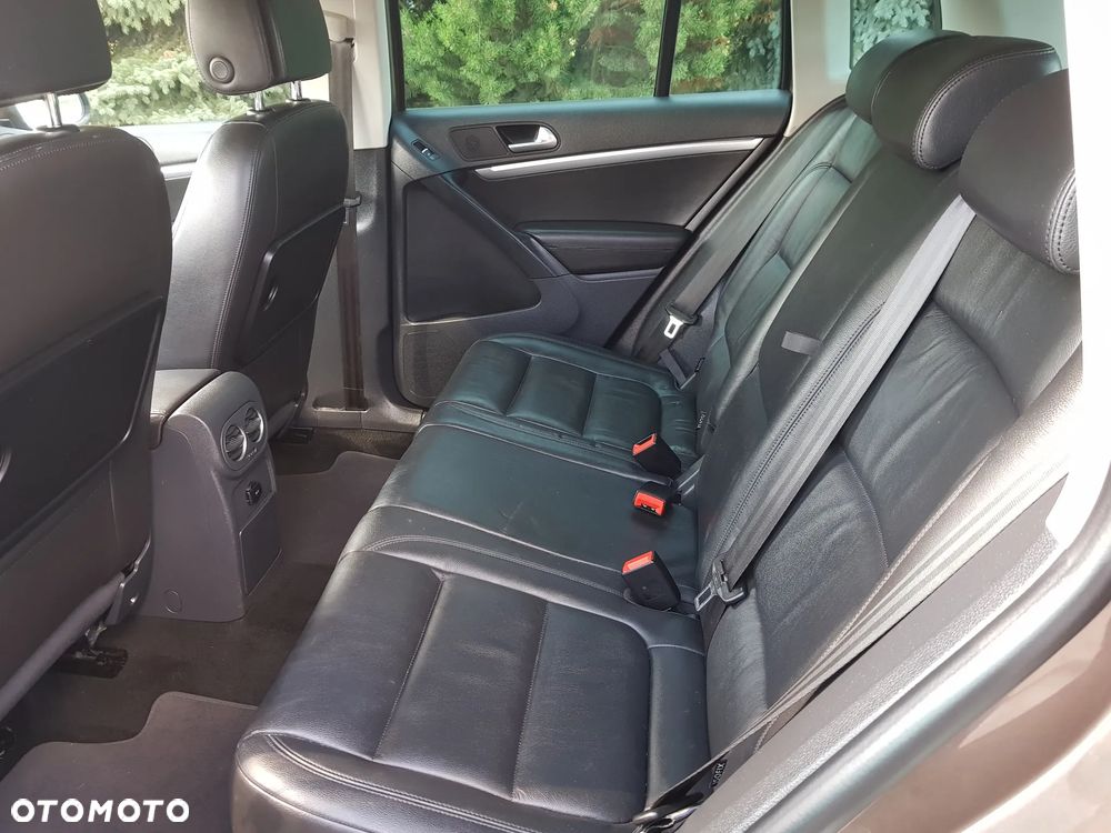 Volkswagen Tiguan 2.0 TDI DPF 4Motion BlueMotion Technology DSG Sport & Style - 18