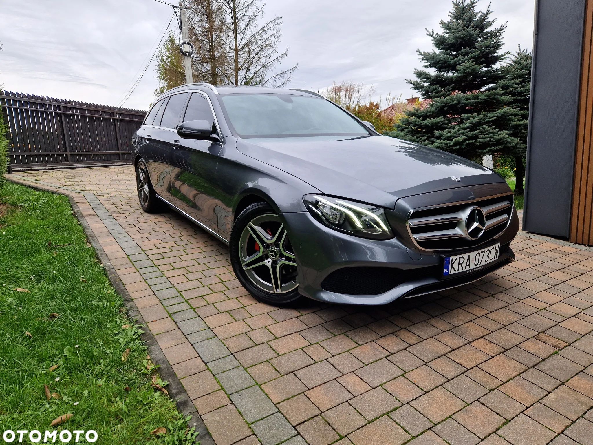 Mercedes-Benz Klasa E 220 d T 9G-TRONIC Avantgarde - 1