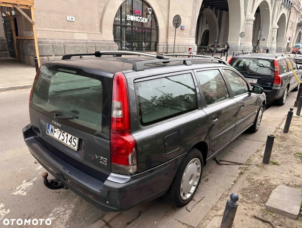 Volvo V70 2.5 T AWD Summum - 2